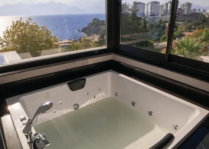 Lara Vista Suits & Spa Hotel *