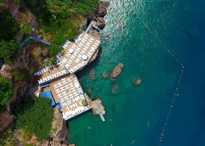 Lara Vista Suits & Spa Hotel *