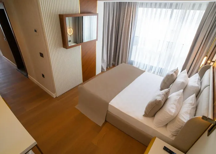 Lara Vista Suits & Spa Hotel *