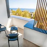 Lara Vista Suits & Spa
