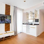 Lara Vista Suits & Spa *