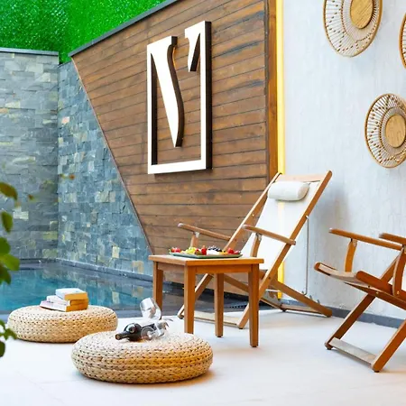 Lara Vista Suits & Spa Hotel *