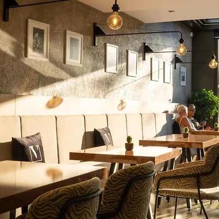 Lara Vista Suits & Spa *