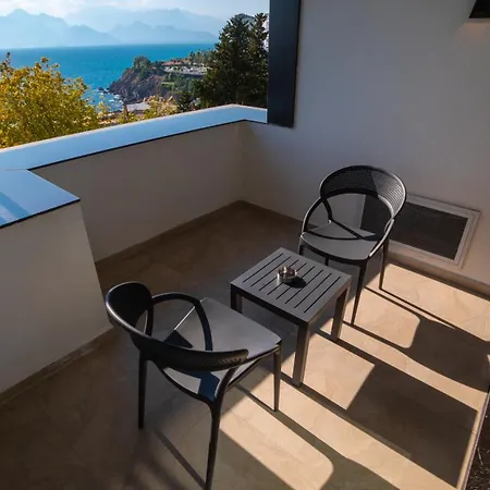 Lara Vista Suits & Spa Hotel *