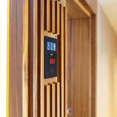 Szálloda Lara Vista Suits & Spa