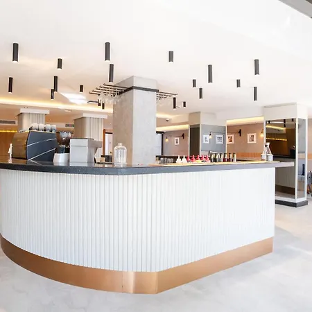 Lara Vista Suits & Spa Hotel