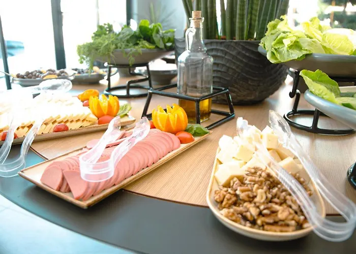 Lara Vista Suits & Spa Hotell *