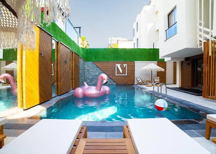 Lara Vista Suits & Spa מלון