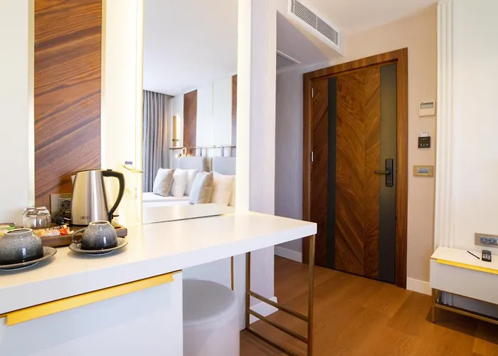 מלון Lara Vista Suits & Spa