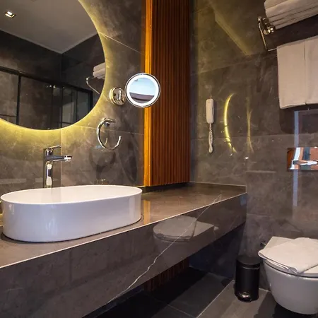 Lara Vista Suits & Spa Hotel