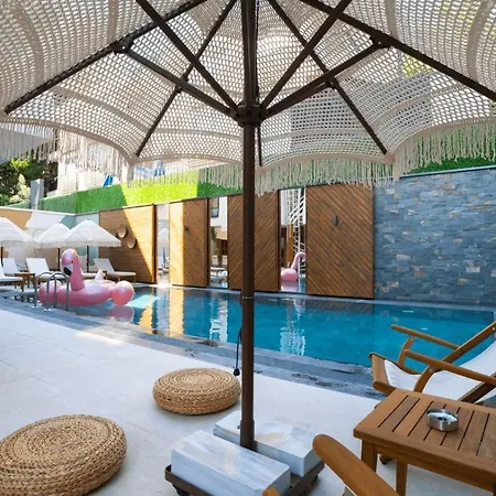 Lara Vista Suits & Spa Hotel