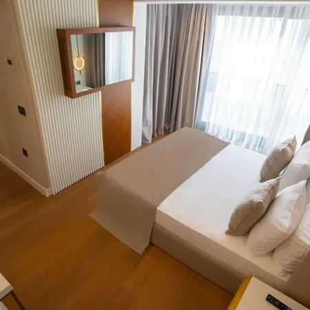 Lara Vista Suits & Spa Hotel *