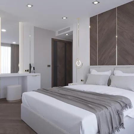 Lara Vista Suits & Spa