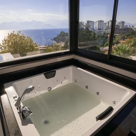 Lara Vista Suits & Spa Hotell *