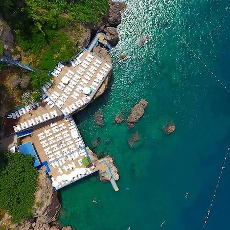 Lara Vista Suits & Spa Szálloda *