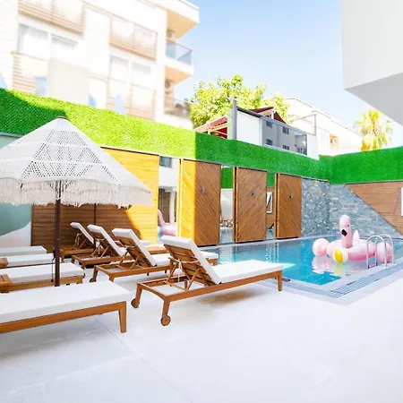 Lara Vista Suits & Spa