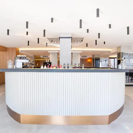 Lara Vista Suits & Spa